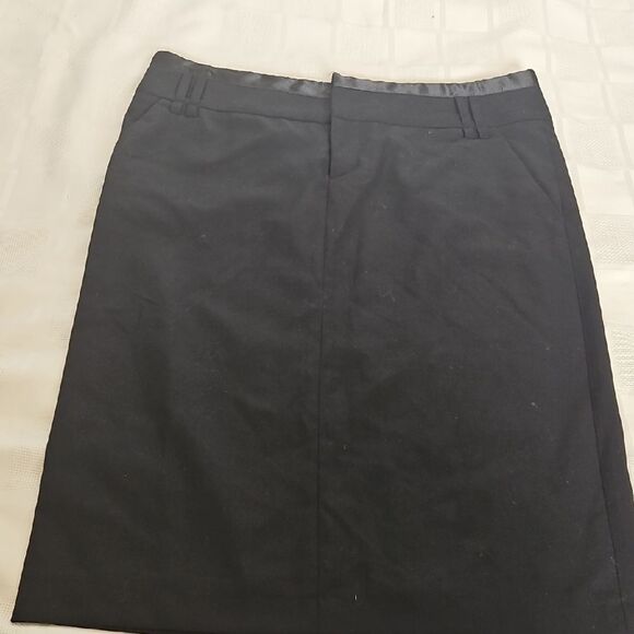Zara Black Pencil Skirt Sleek Design - Picture 12 of 16
